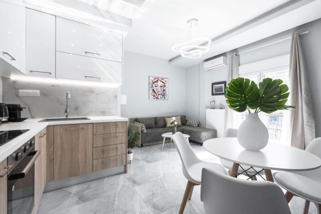 Soleggiato Minimal Apartment سالونيك المظهر الخارجي الصورة